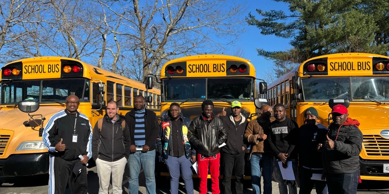 Portland: Un nouveau chauffeur accueilli par l’équipe des chauffeurs de bus des écoles publiques