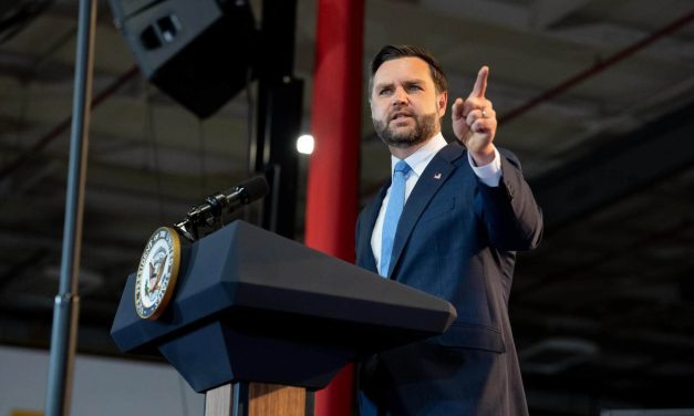 JD Vance stumps for Susan Collins and Paul LePage at Brewer rally, downplays ICE killing in Biddeford